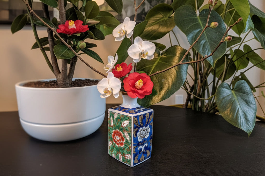 Late 20th Century Japanese Porcelain Vase