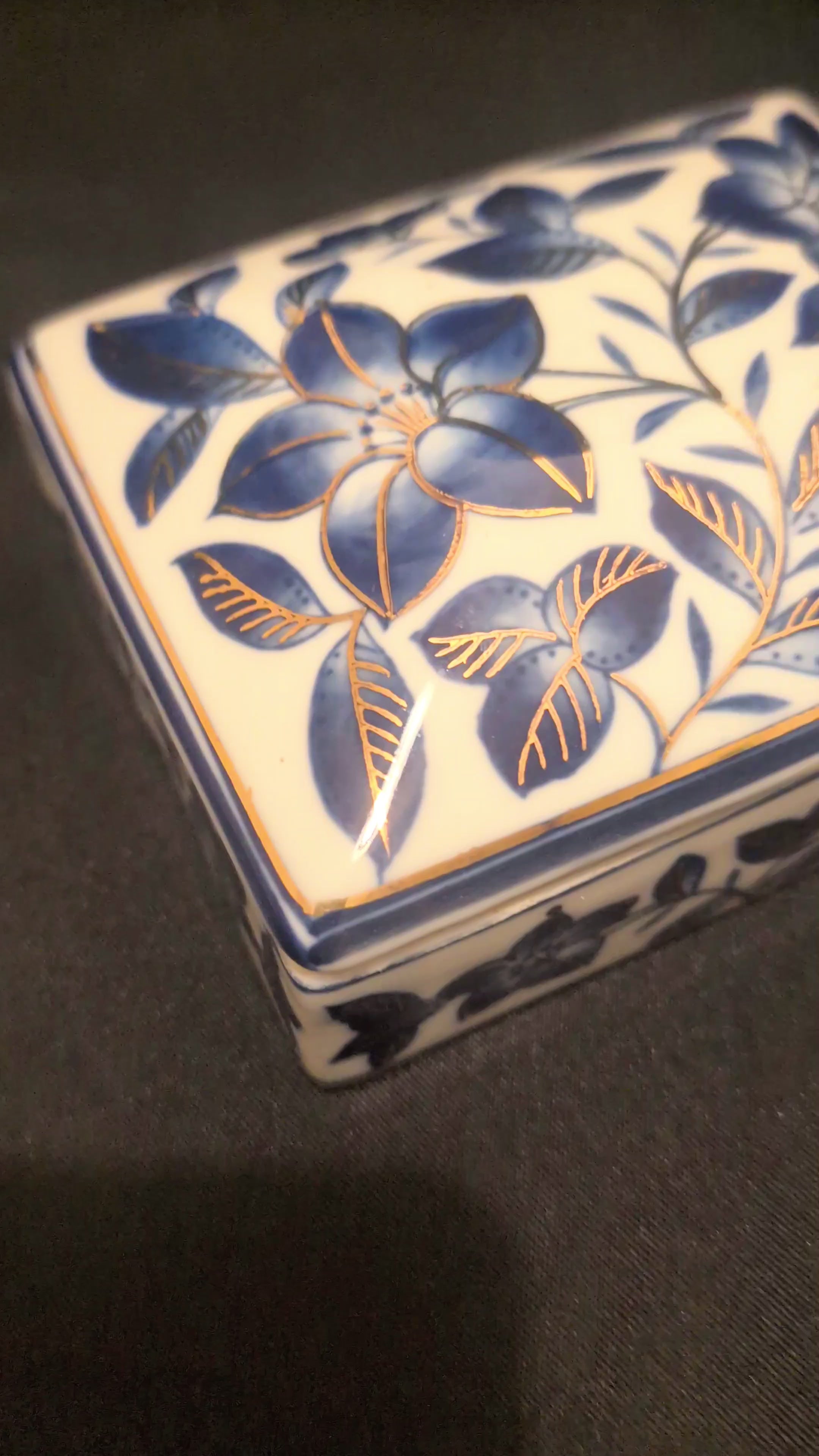 1940's Chinese Porcelain Trinket Box