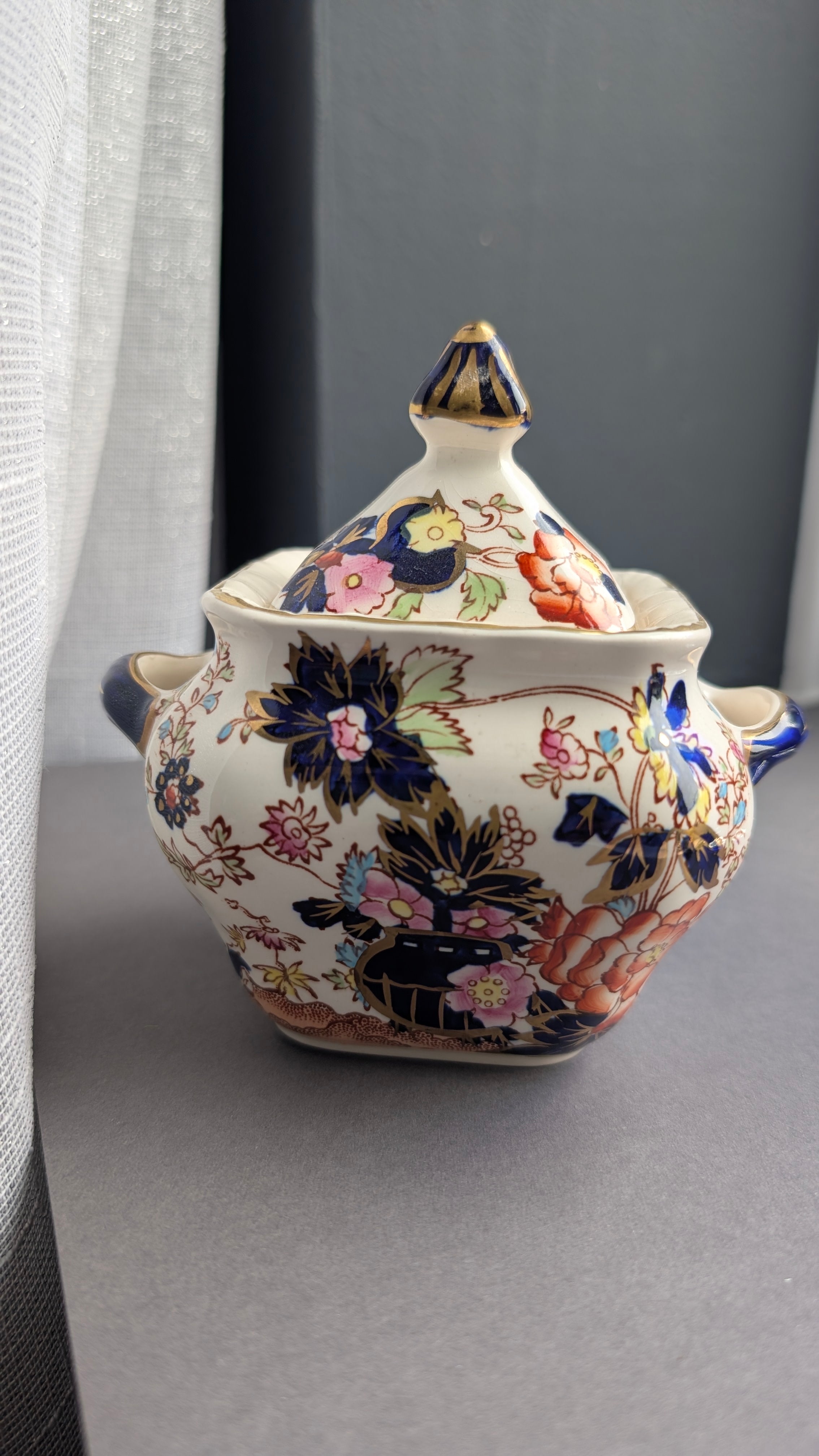 Mandarin Bloom |1930s–1950s | Staffordshire, England | Ironstone