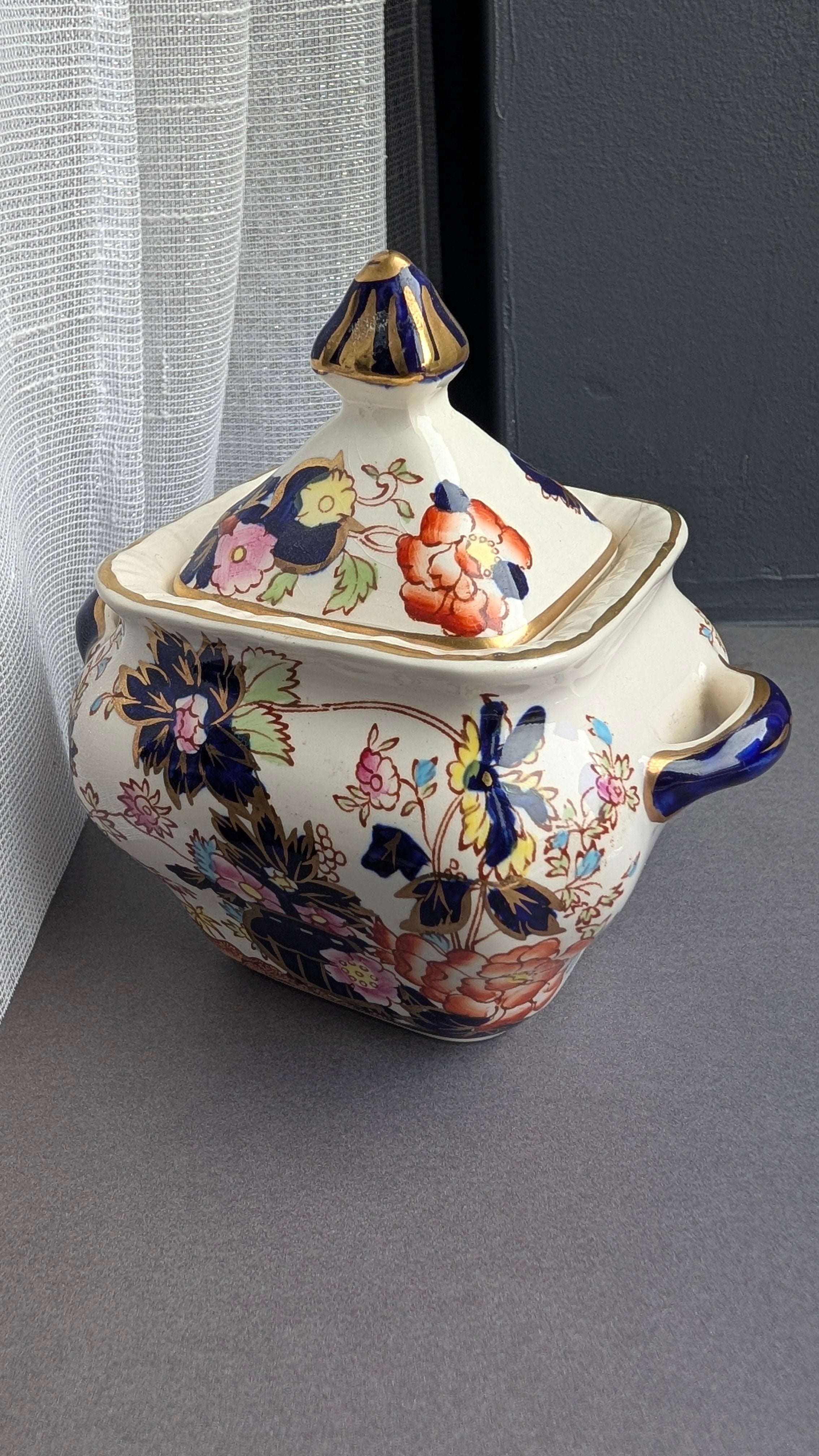 Mandarin Bloom |1930s–1950s | Staffordshire, England | Ironstone