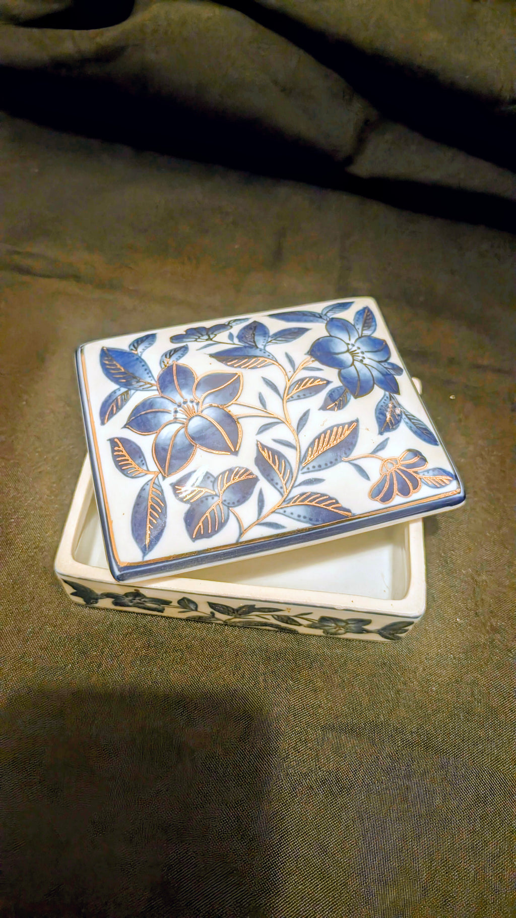 1940's Chinese Porcelain Trinket Box