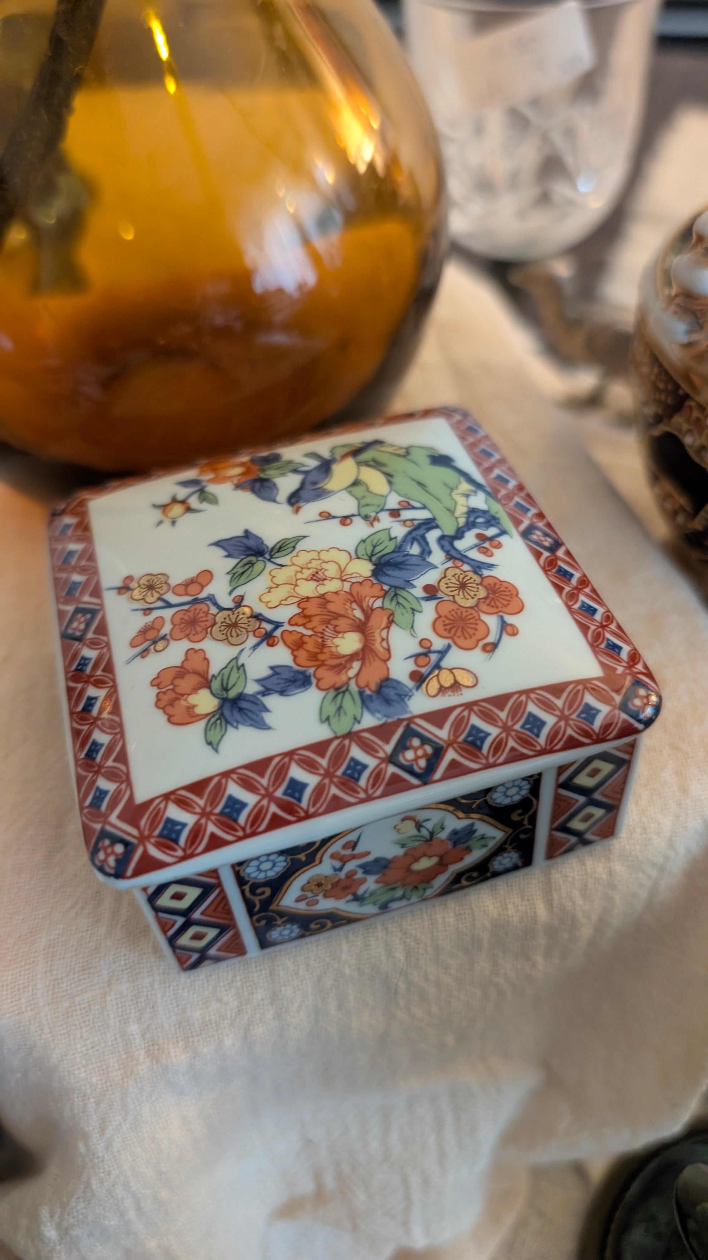 Birdsong in a Secret Garden | 1980s | China | Porcelain Treasure Box