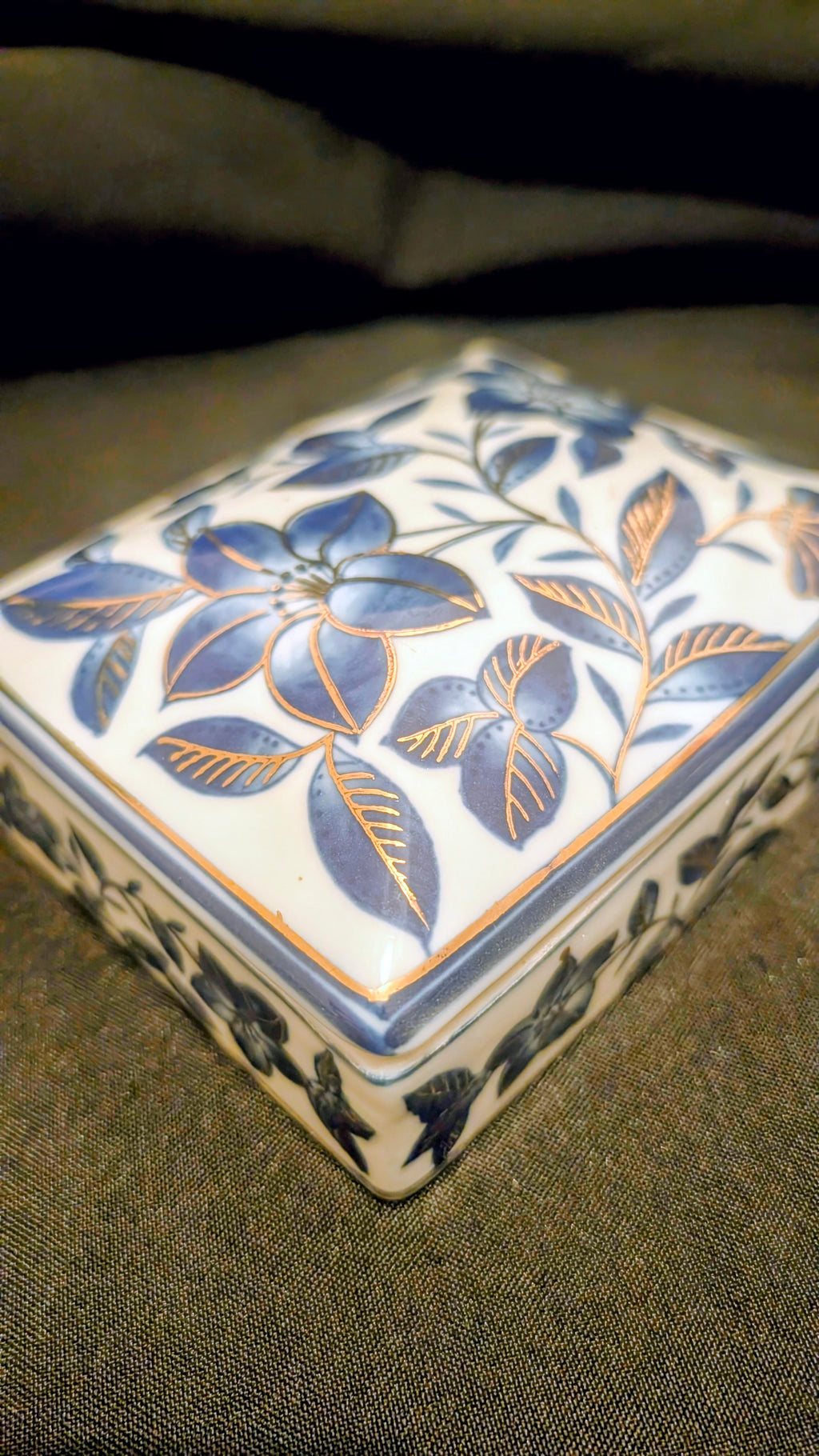 1940's Chinese Porcelain Trinket Box