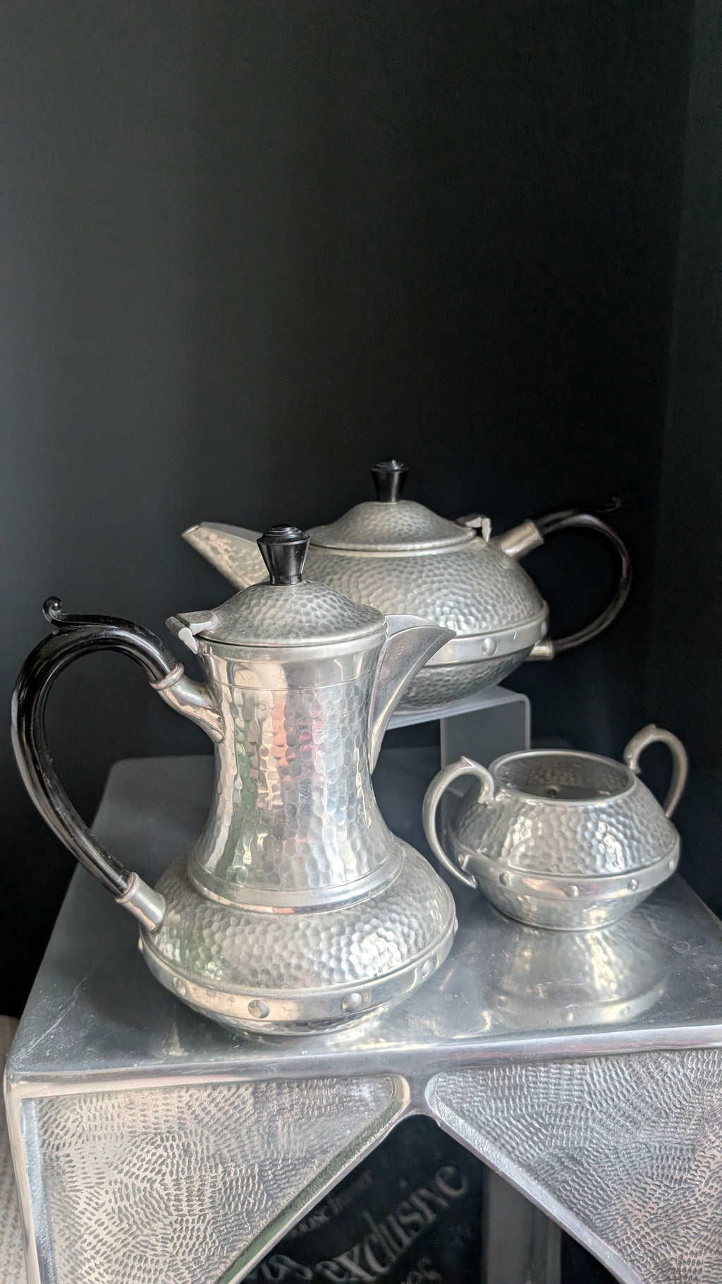 Dear Abbey | 1930s | England | Hammered pewter & Bakelite Tea Service