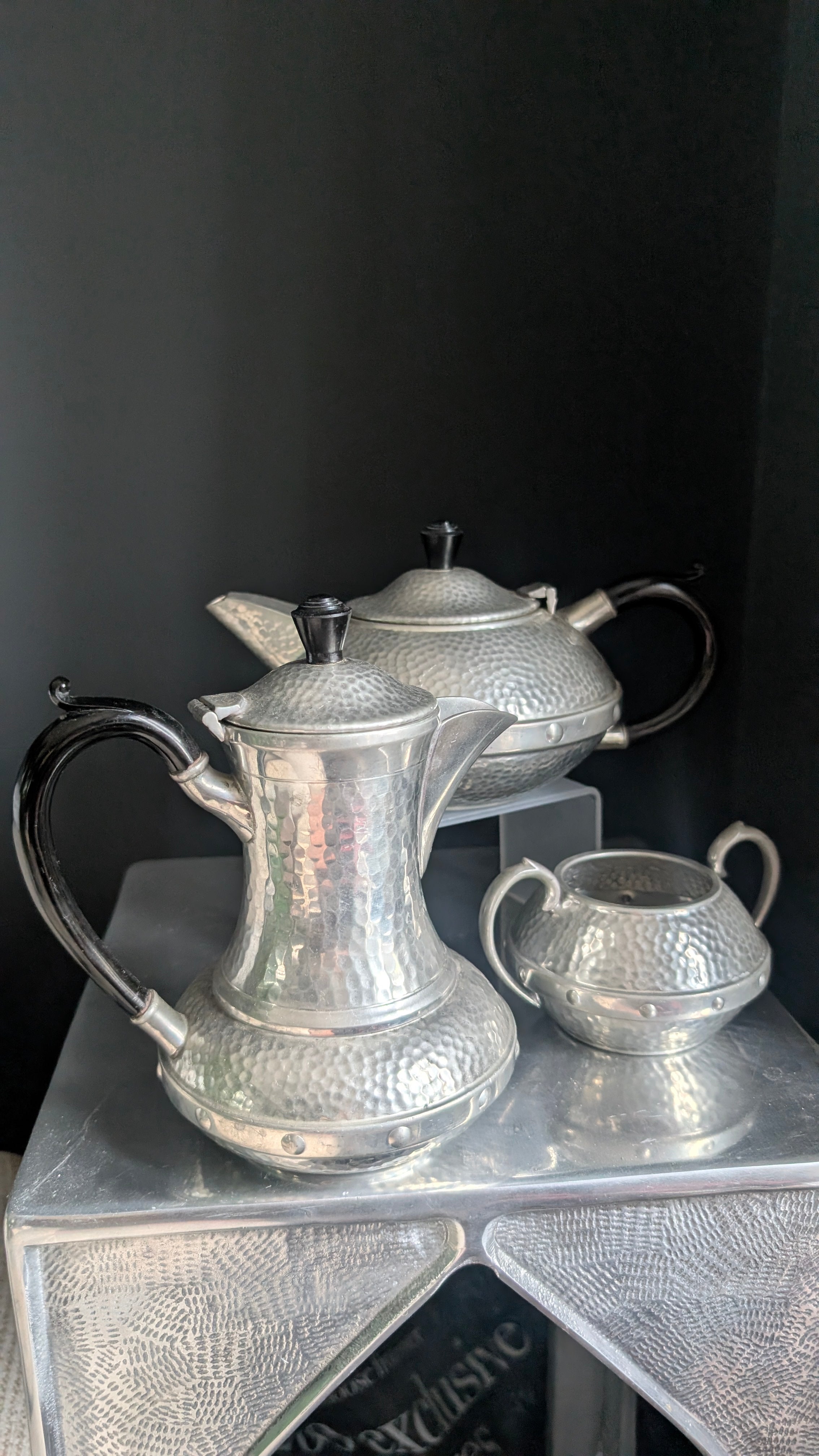 Dear Abbey | 1930s | England | Hammered pewter & Bakelite Tea Service