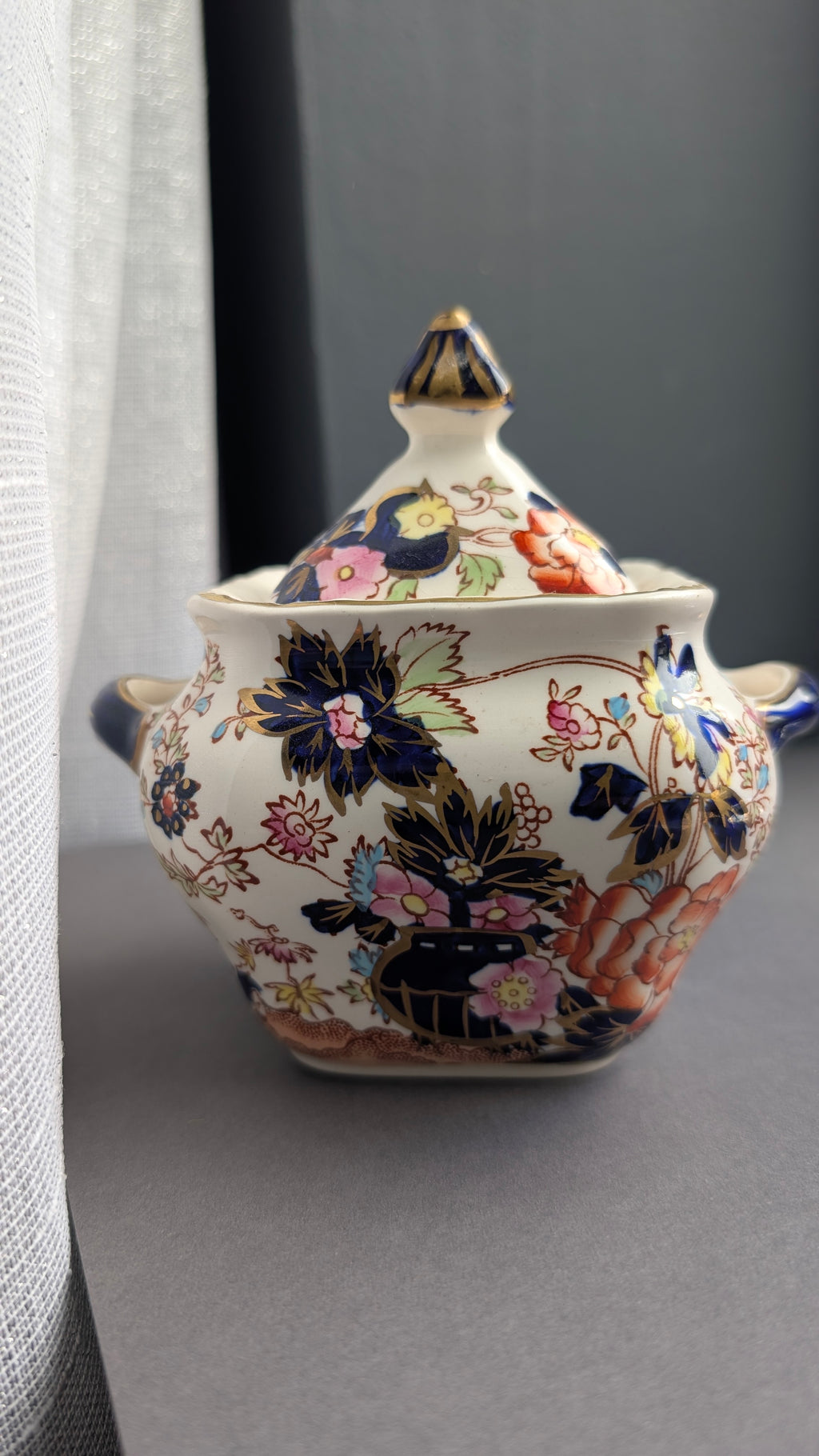 Mandarin Bloom |1930s–1950s | Staffordshire, England | Ironstone