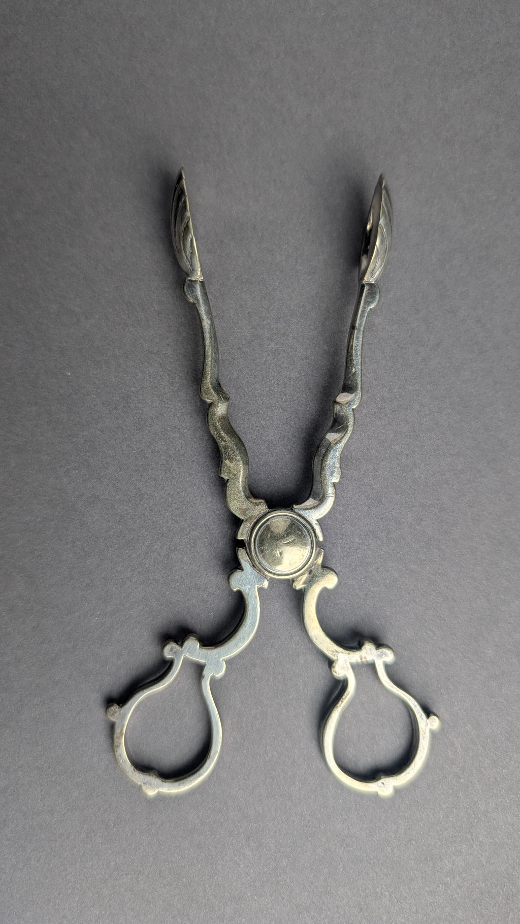 A Pinch of Sweetness
1758 | William Harrison I, England | Sterling Silver